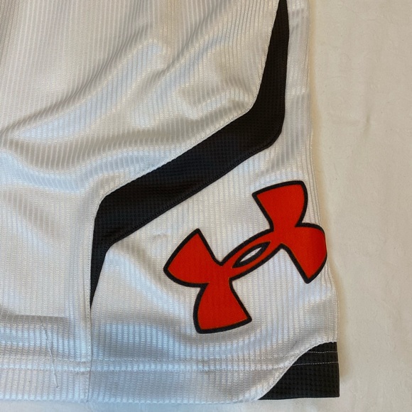 Men’s Under Armour shorts - Picture 6 of 11